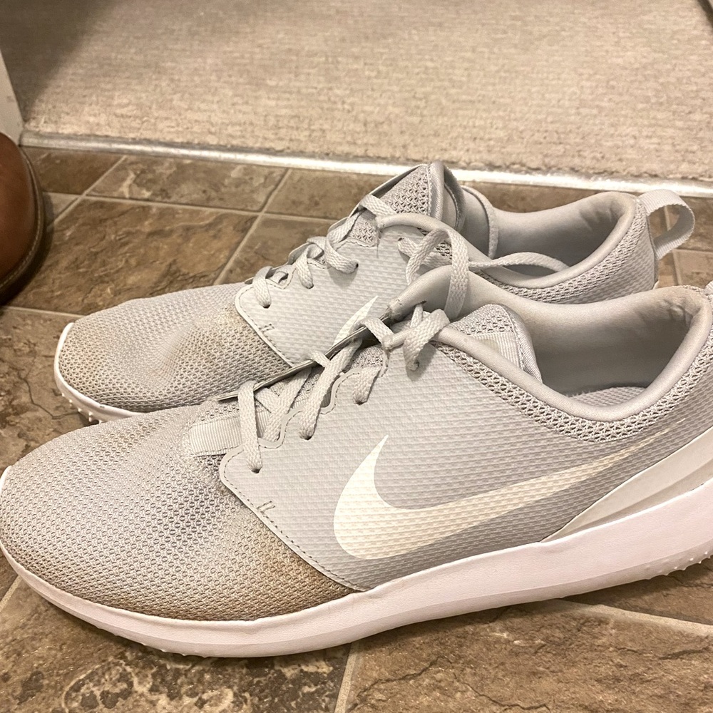 Men’s Nike Golf Shoes Size 12